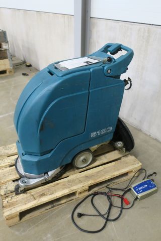 478653-4 Cleaning machine Tennant 5100