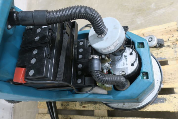 478653-12 Cleaning machine Tennant 5100