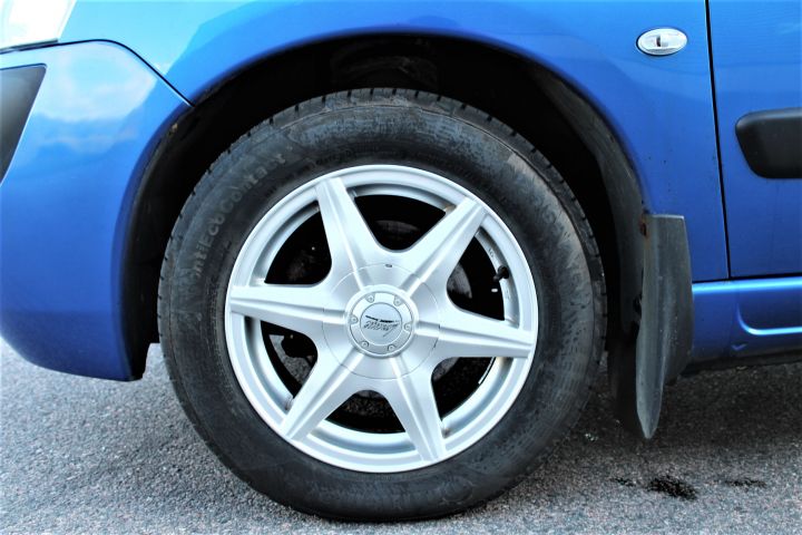 433605-12 Lemon Berlingo Family II 1.6i (110hk) 2007