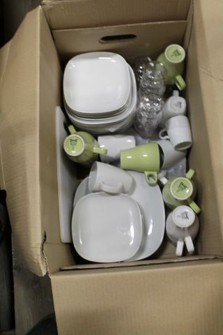 485490-7 Kitchen Utensils, Microwave, Coffee Maker, Dishware, Lamps