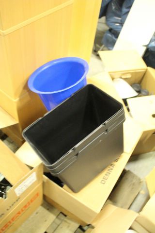 485490-10 Kitchen Utensils, Microwave, Coffee Maker, Dishware, Lamps