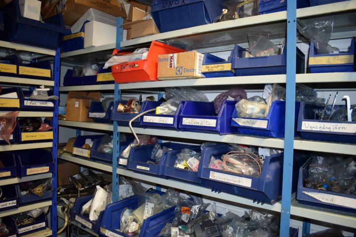 386604-7 Large spare parts store for restaurant machines