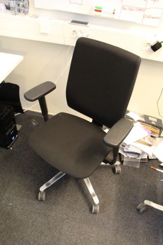 486928-5 Office workplace, desk, chair, EFG