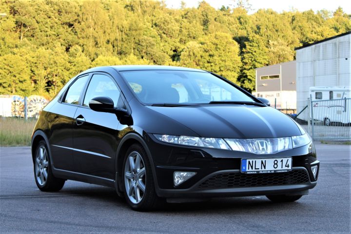 433609-1 Honda Civic 5-door 1.8 i-VTEC 140hk, -07