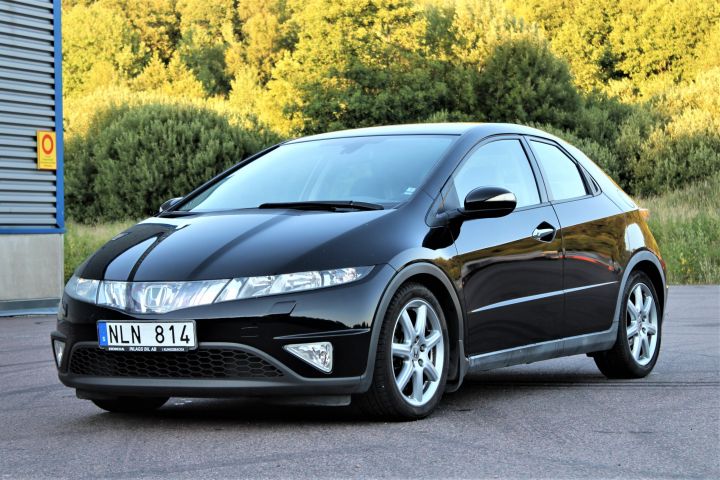 433609-2 Honda Civic 5-door 1.8 i-VTEC 140hk, -07