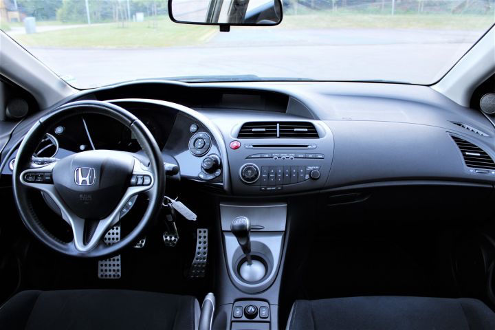 433609-12 Honda Civic 5-door 1.8 i-VTEC 140hk, -07