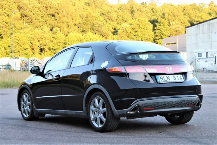 433609-17 Honda Civic 5-door 1.8 i-VTEC 140hk, -07