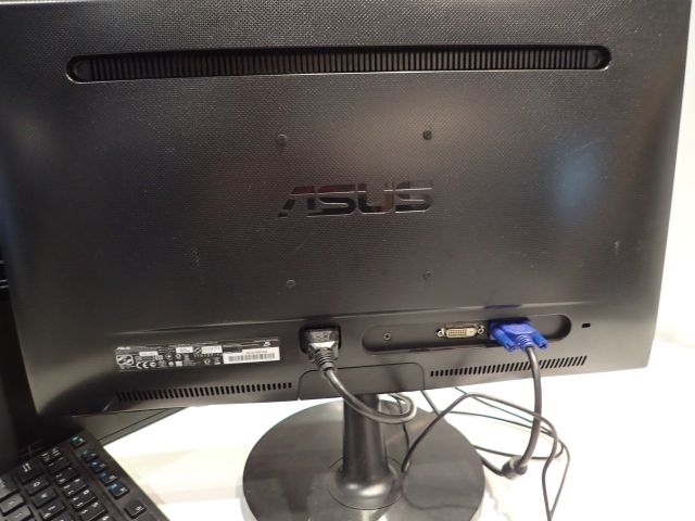 465451-16 Stationary Computer ASUS