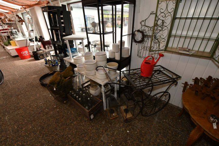 486720-5 Decor, ornamental shelves, etc.