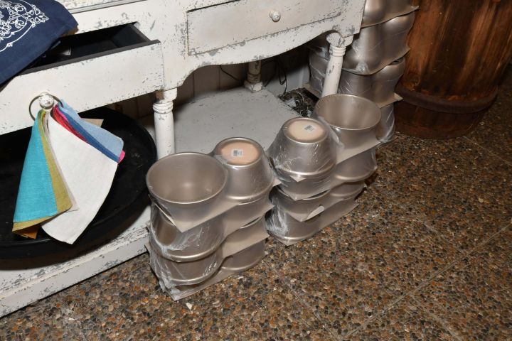 486720-12 Decor, ornamental shelves, etc.