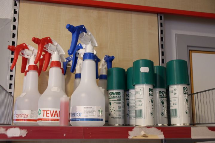 487767-2 Rengöringsmedel för rör/badrum