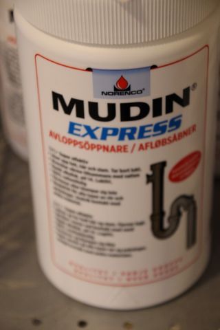 487767-5 Rengöringsmedel för rör/badrum