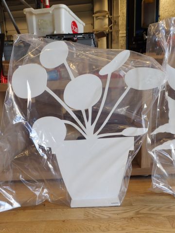 453438-2 Decorative flowers in plate LONNEBERG