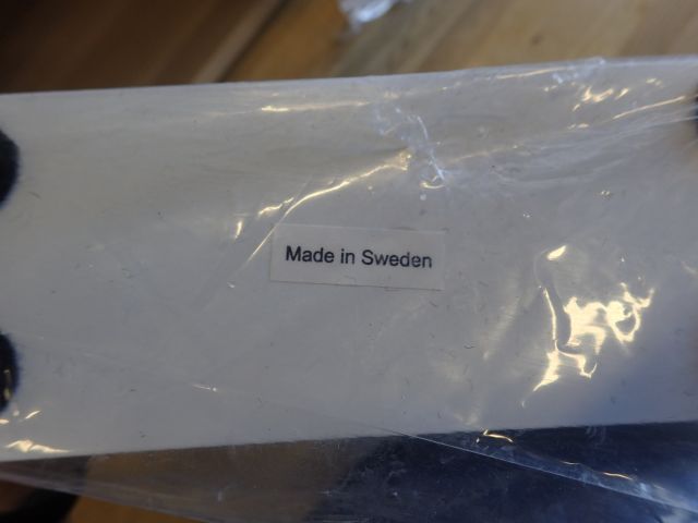 453438-7 Decorative flowers in plate LONNEBERG