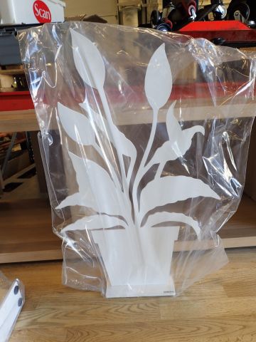 453438-8 Decorative flowers in plate LONNEBERG