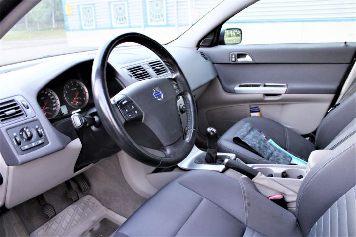 488880-21 Volvo V50 2.4 Manual, 140hk, 2005 Kinetic