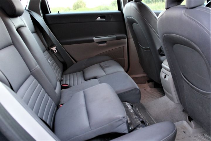 488880-24 Volvo V50 2.4 Manual, 140hk, 2005 Kinetic