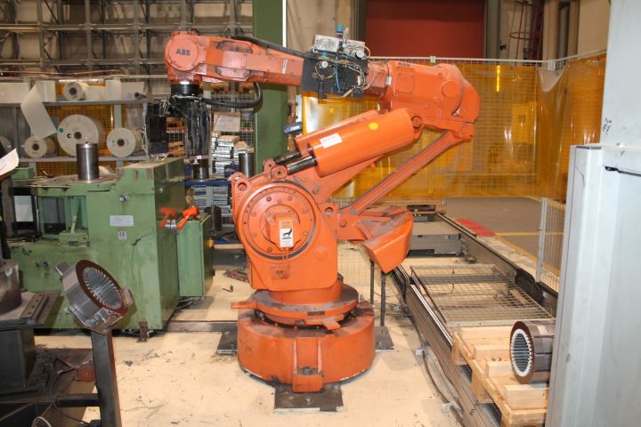 486678-1 Industrial Robot ABB IRB 6400 S4 (8185)
