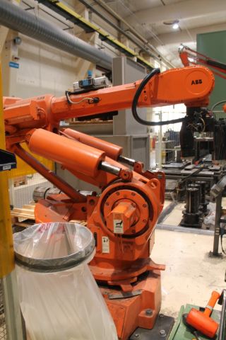 486678-5 Industrial Robot ABB IRB 6400 S4 (8185)