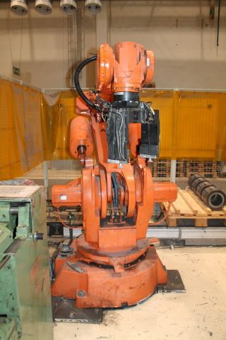 486678-6 Industrial Robot ABB IRB 6400 S4 (8185)
