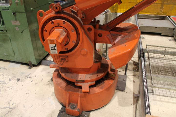 486678-8 Industrial Robot ABB IRB 6400 S4 (8185)