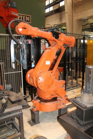 486679-2 Industrial Robot ABB IRB 4400 S4 (8213)