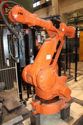 486679-3 Industrial Robot ABB IRB 4400 S4 (8213)