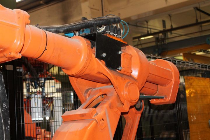 486679-5 Industrial Robot ABB IRB 4400 S4 (8213)