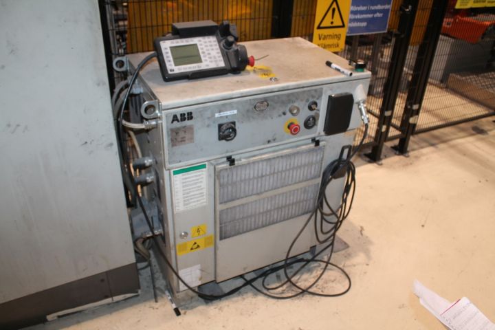 486679-9 Industrial Robot ABB IRB 4400 S4 (8213)