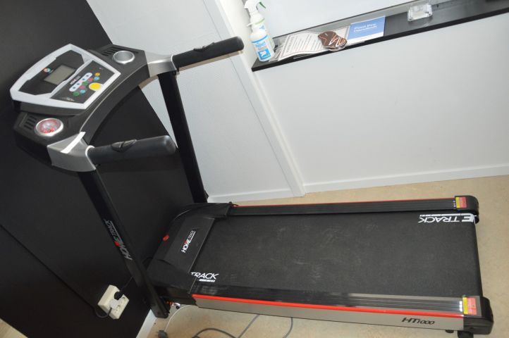 487336-1 Walkway HomeTrack HT1000