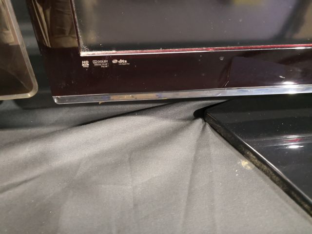 488784-4 40 inch Samsung TV and 27 inch samsung data screen