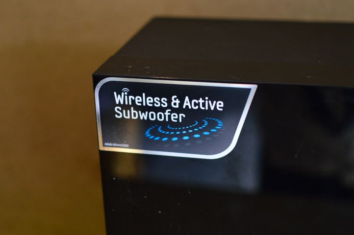 490856-2 Samsung HW-H450 soundbar with wireless subwoofer