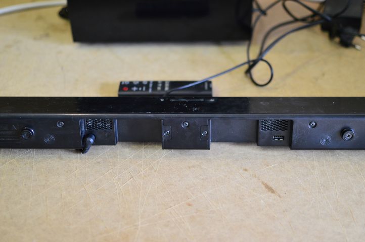 490856-7 Samsung HW-H450 soundbar with wireless subwoofer