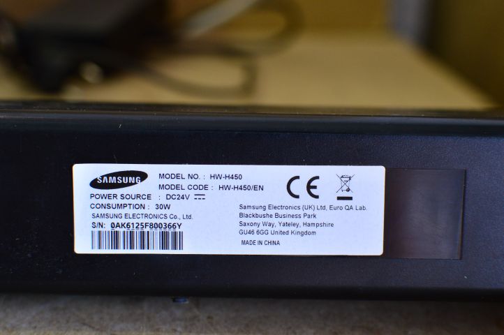 490856-8 Samsung HW-H450 soundbar with wireless subwoofer