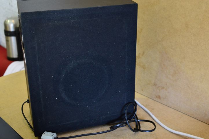 490856-11 Samsung HW-H450 soundbar with wireless subwoofer