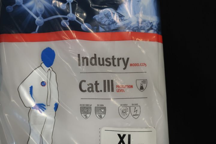 489494-3 Protective cover Tyvek CCF5 Strl. XL (25 pcs)