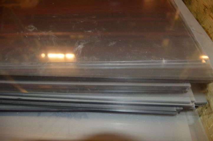 419828-3 Pallet with plastic cover 70x100