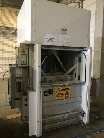 491176-1 HSM VL 600 vertical baling machine for plastic and cardboard