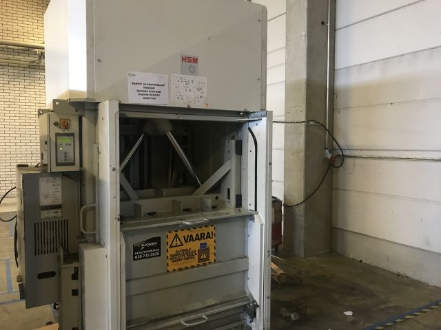 491176-9 HSM VL 600 vertical baling machine for plastic and cardboard