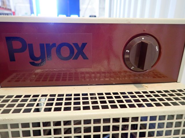 467892-9 Heating fan PYROX