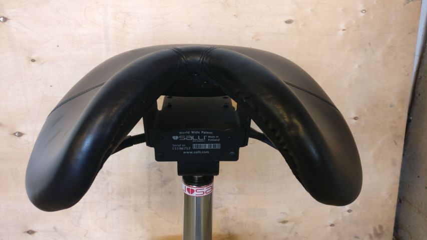 491521-3 Salli saddle chair