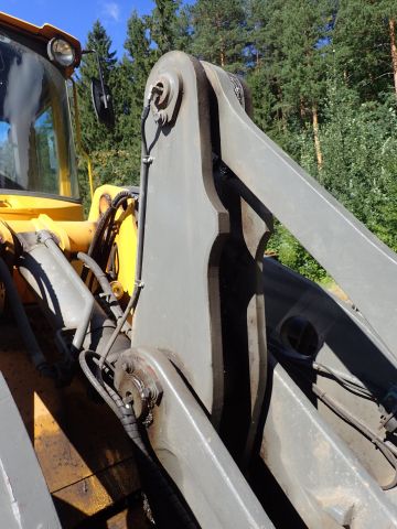 453483-26 Loaders Volvo L70 D -02