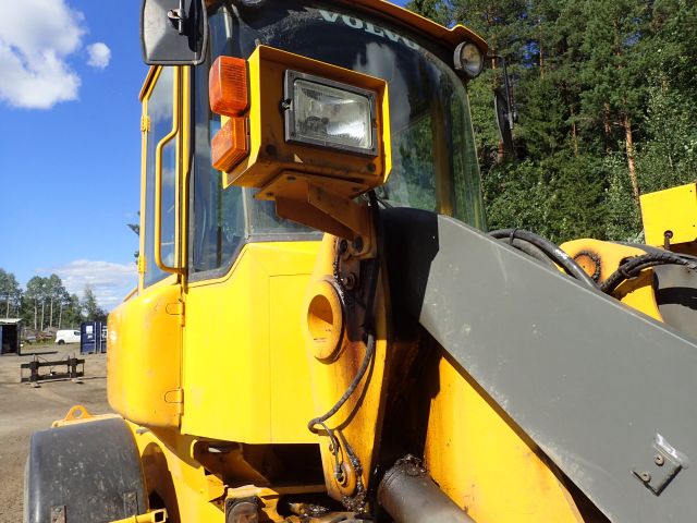 453483-28 Loaders Volvo L70 D -02