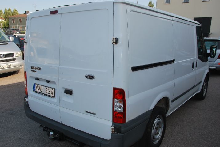 482571-3 Ford Transit - 2011