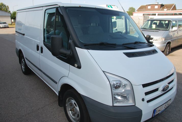 482571-4 Ford Transit - 2011