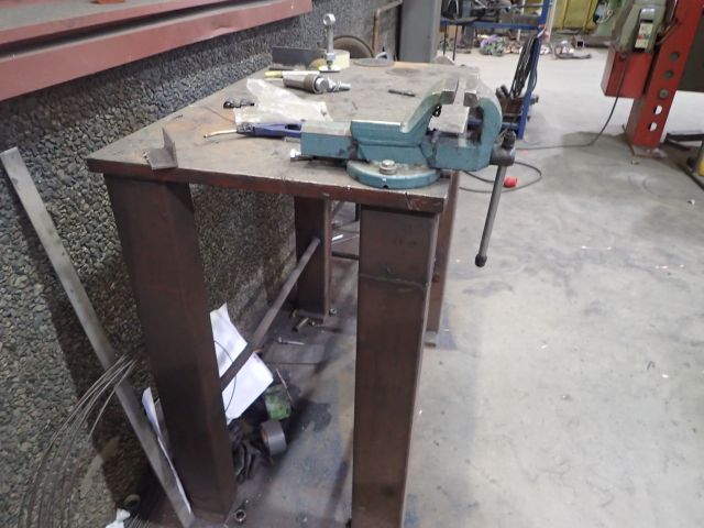 399295-3 Arbetsbord och gallerbord