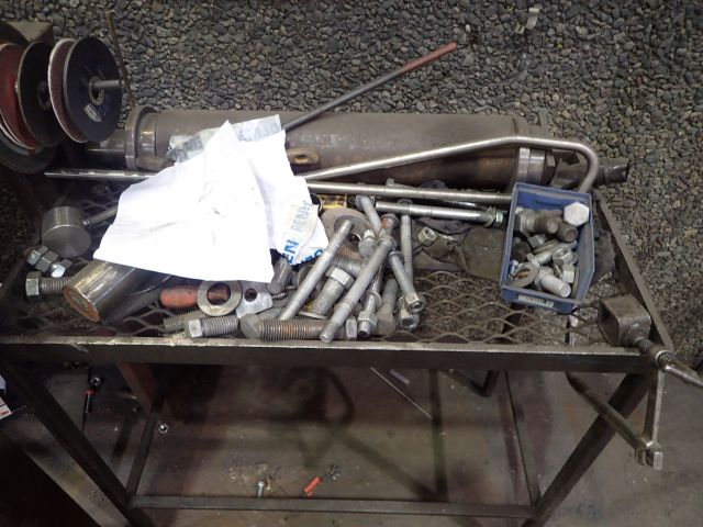 399295-4 Arbetsbord och gallerbord