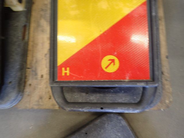 453516-5 6st ihopvikbara varselskyltar