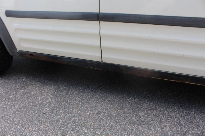 491848-12 Ford Transit Connect 1.8 TDDI