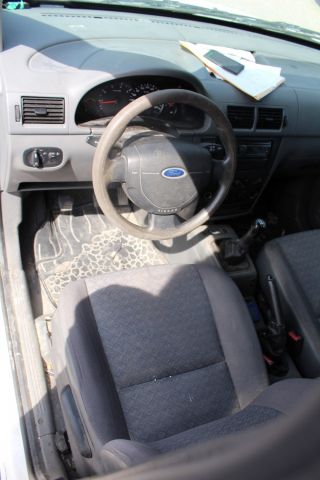 491848-27 Ford Transit Connect 1.8 TDDI